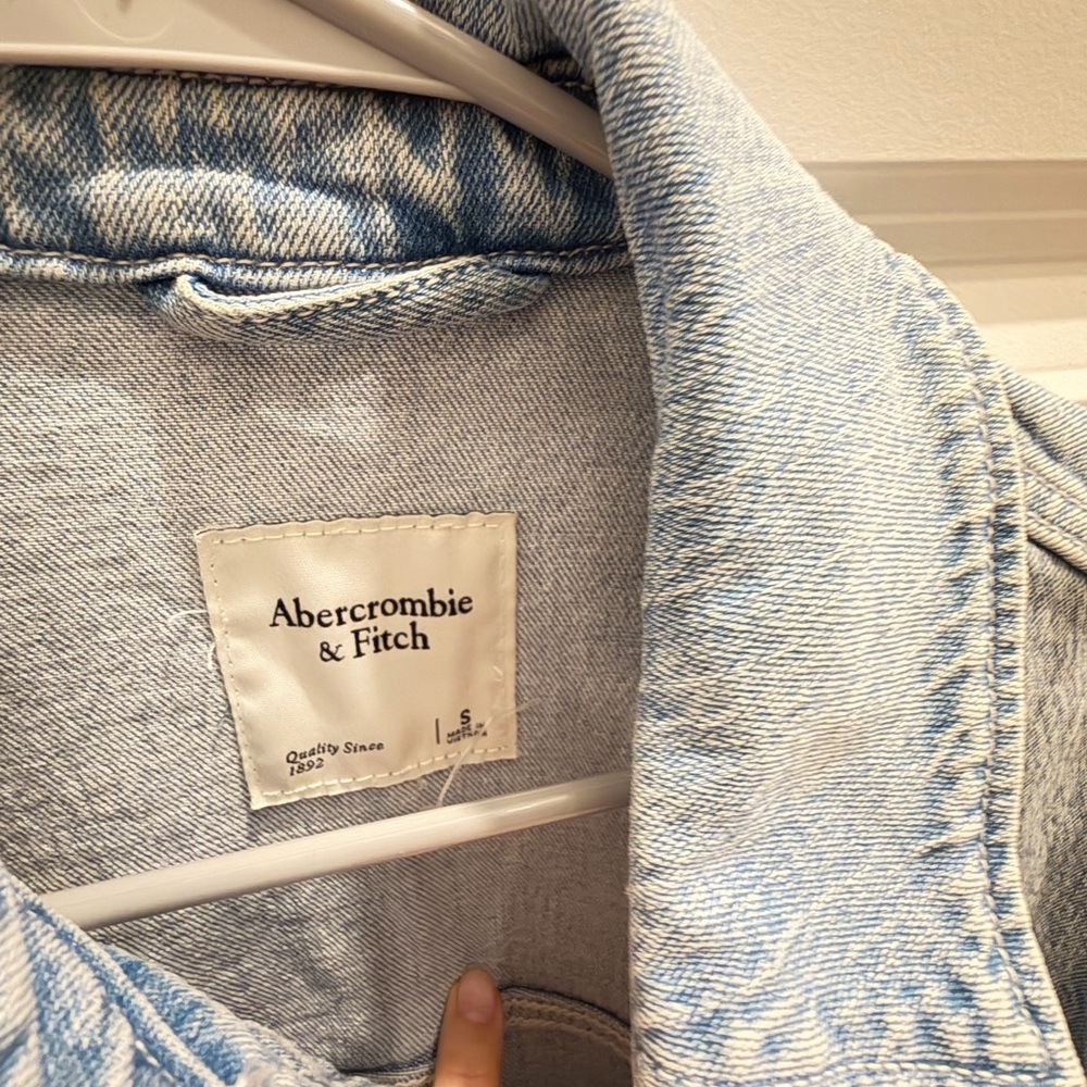 Abercrombie & Fitch Light Blue Denim Jacket - Picture 2 of 3